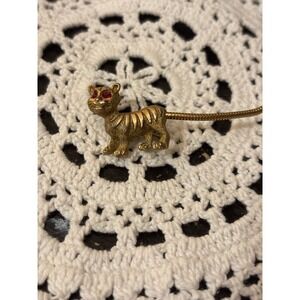 Gold Tone Tiger Cub Brooch Red Rhinestone Eyes Flexible Articulating Tail VTG